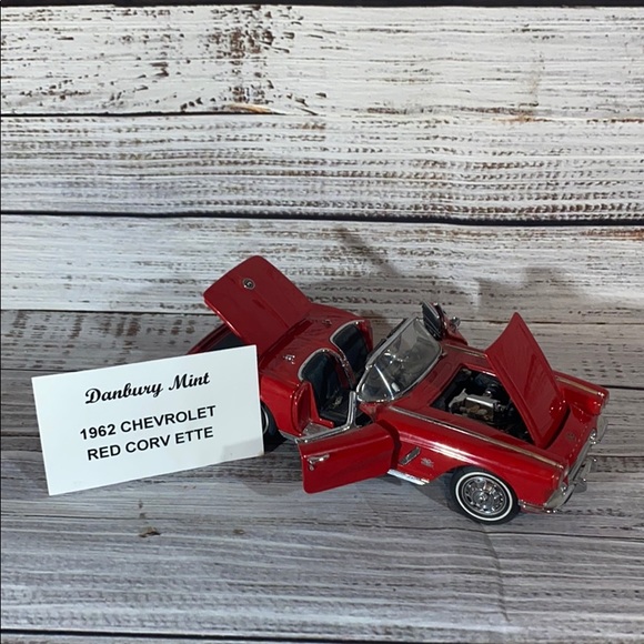 Danbury Mint Other - Danbury Mint ‘62 Corvette Die Cast Model